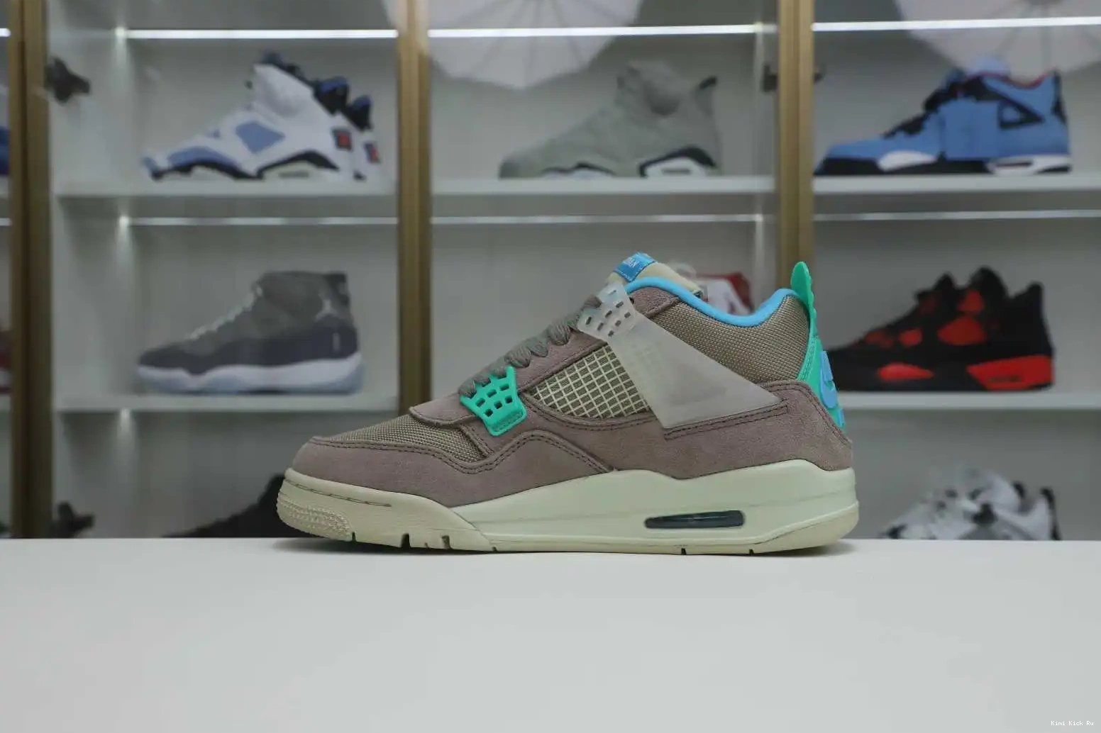 LA HAZE' Kimikick 4 X UNION 'TAUPE JORDAN RETRO AIR 0528
